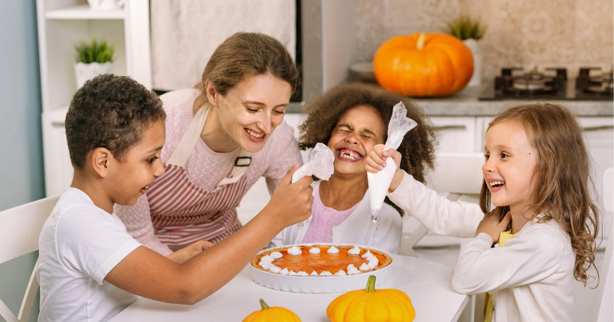 family-enjoying-thanksgiving