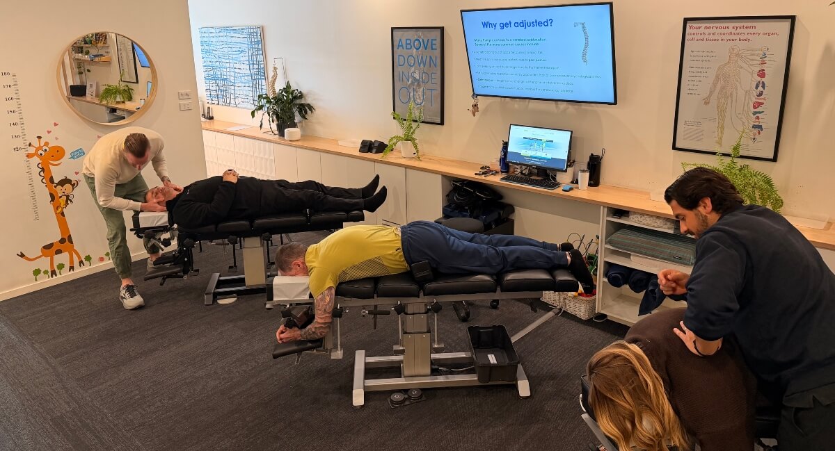Mentone chiropractors adjusting patients