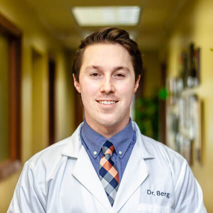 Chiropractor Oakdale, Dr. Garrett Berg