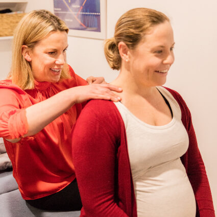 dr-katie-shoulder-adjustment