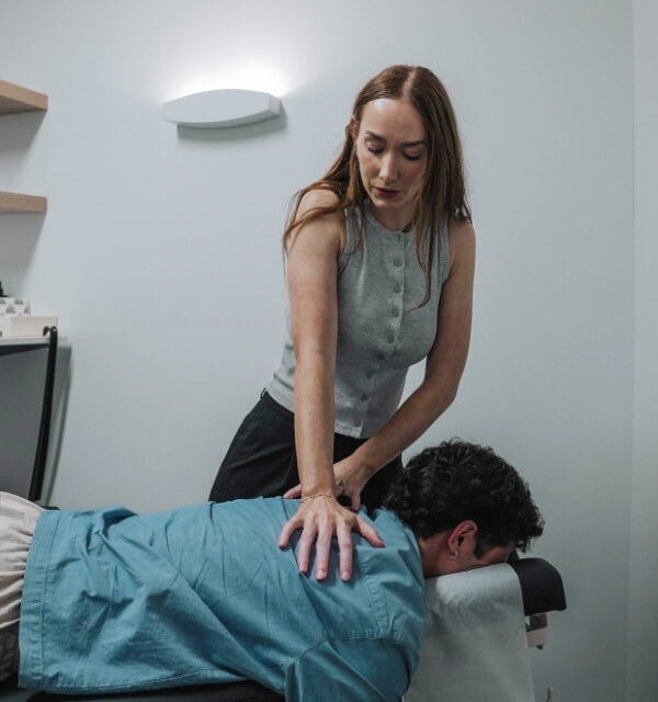 Dr Rachael adjusting patient