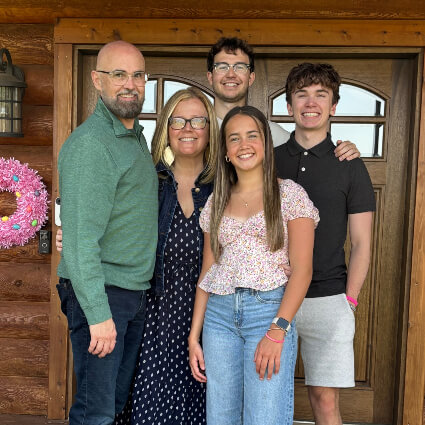 Hamilton chiropractor Dr Thad and family