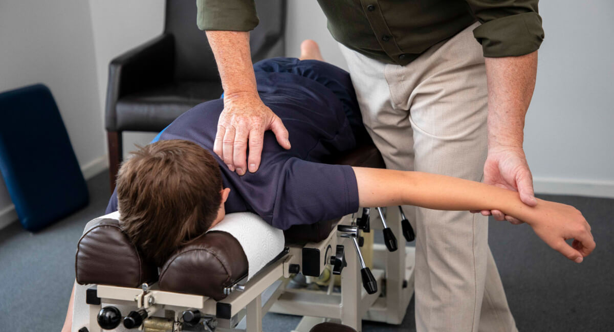 Keysborough chiropractor adjusting a paediatric patient