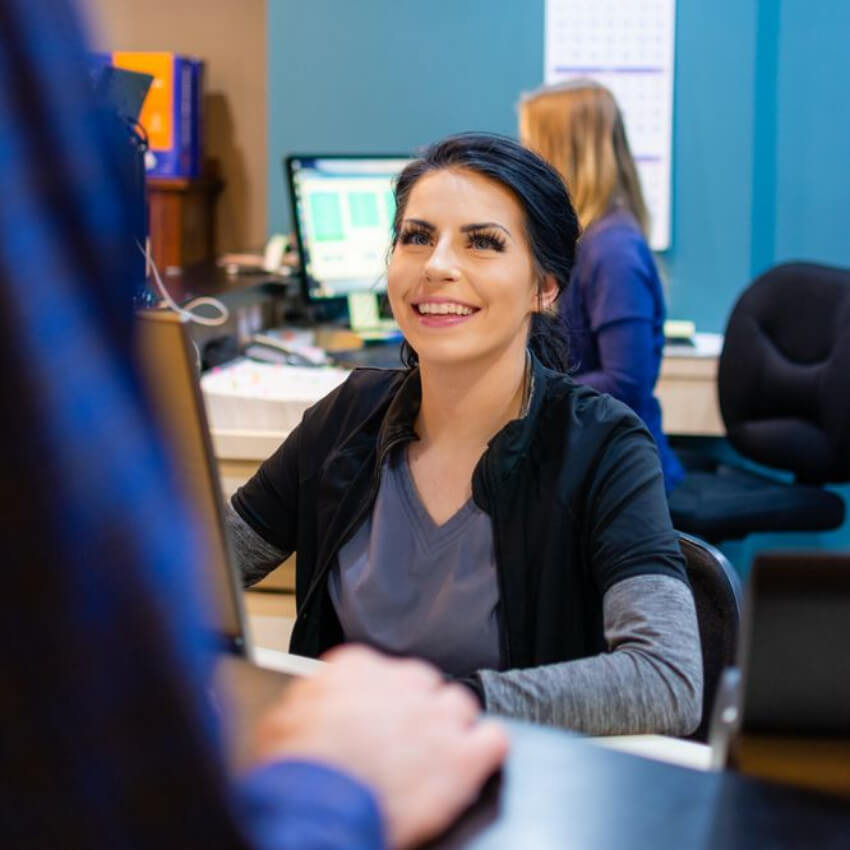 Glasgow patient checking in at Barren County Chiropractic