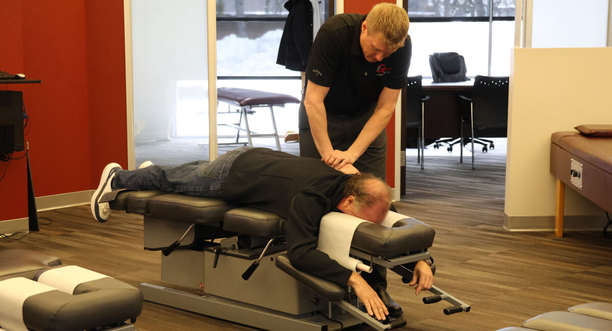 Columbus patient receiving a chiropractic adjustment at Graceland Chiropractic