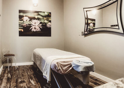 massage therapy room decor