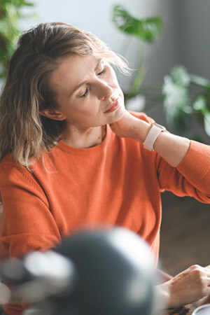 woman with neck pain