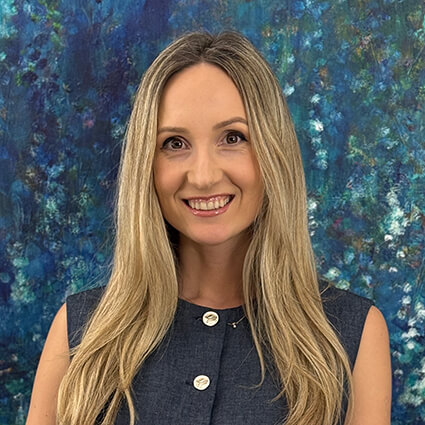 Yateley Receptionist, Inesa