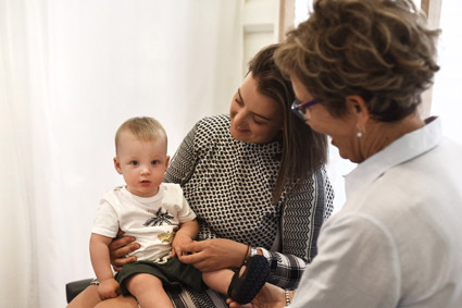 Dr O'brien with toddler and mom