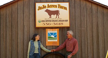jujo-farms-couple