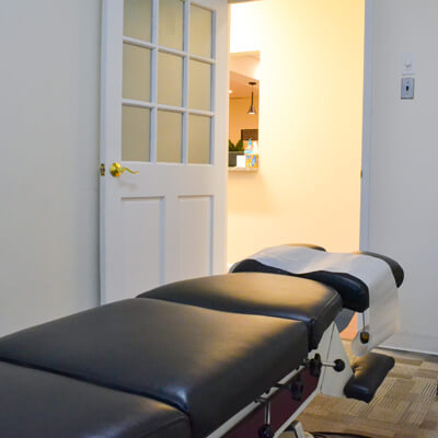 Nova Spine & Knee Center adjusting table
