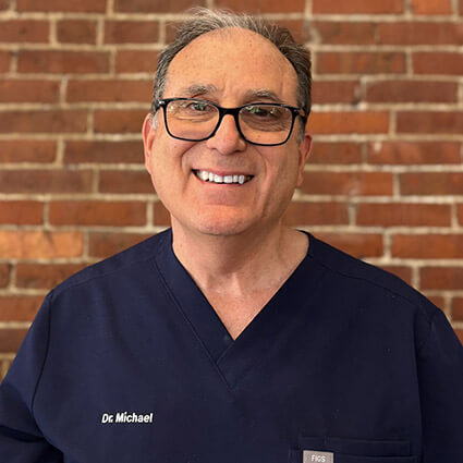 Dr Kelly Makela