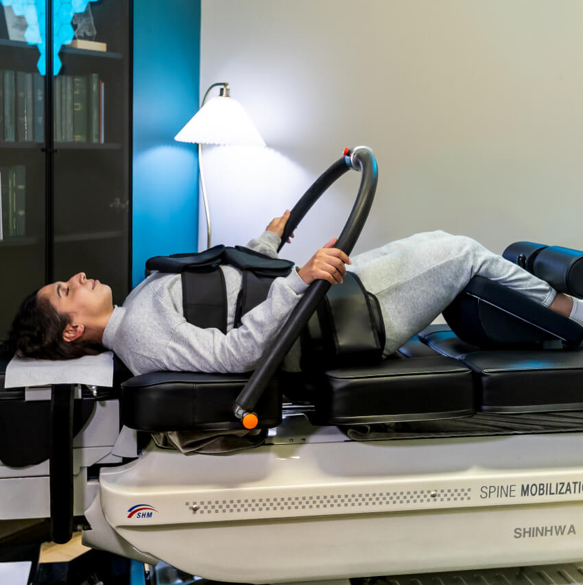 patient on decompression machine