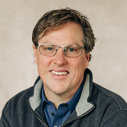 dr-ryan-davis-solo-shot