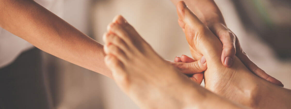 foot-massage-pressure-point-wide