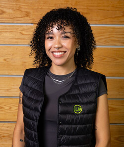 izzy-headshot
