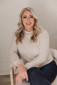 Mandys-Headshots_029-2