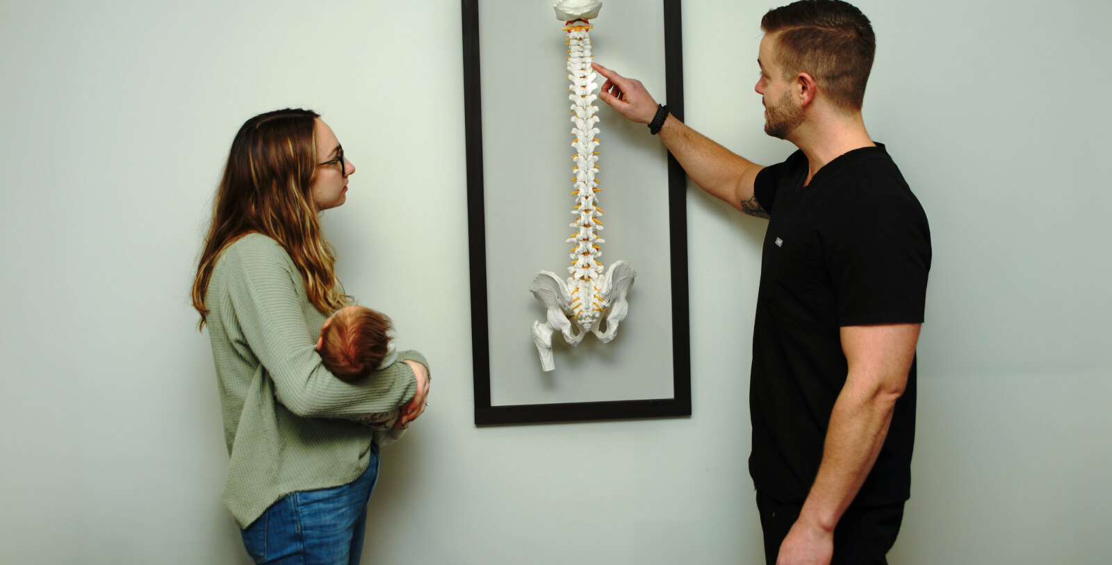 Dr. Rignell explaining spinal cord