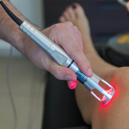 red-laser-therapy-to-reduce-knee-pain-sq