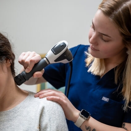Smyrna patient receiving Shockwave Therapy Treatment