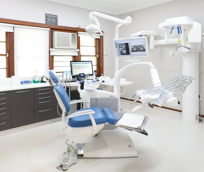 Smile ConfiDENTAL dental treatment room