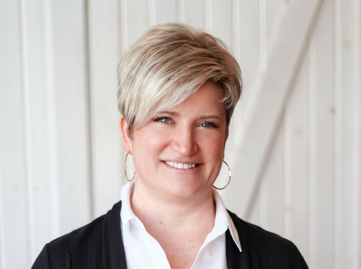 Wauwatosa chiropractor Dr. Sarah Smasal profile photo