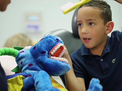 child at dentist