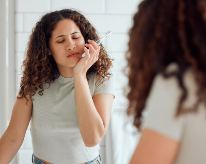 Woman with dental pain