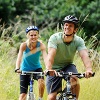 biking-couple