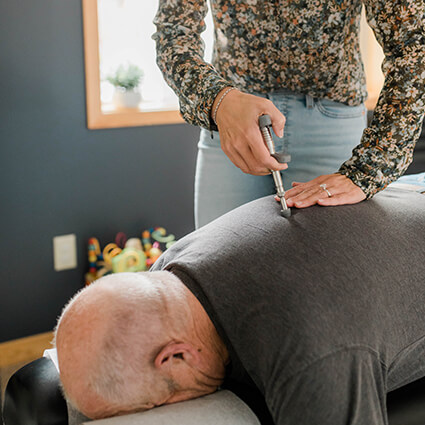 mid-back-activator-adjustment-close-up
