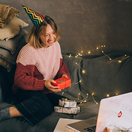 woman on holiday mood on video call