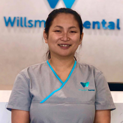 Ellen, Dental Assistant
