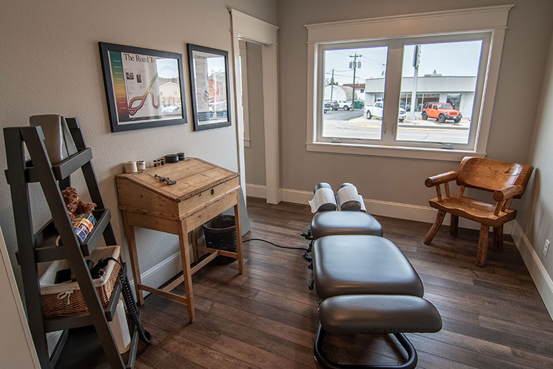 Eklund Chiropractic adjusting room