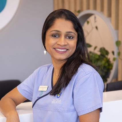 Dentist Munno Para West, Anisha Sanghavi