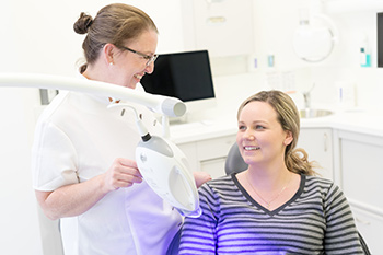 Dr Elvira Stender and Patient