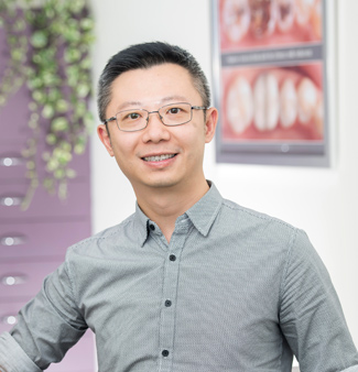 Dentist Elanora, Louis Lo