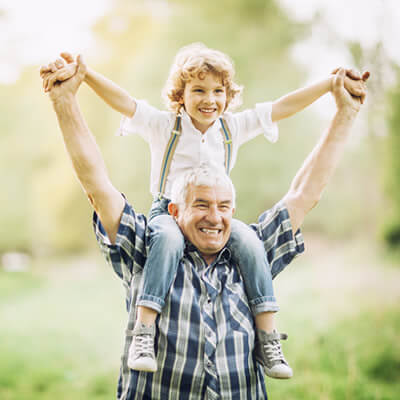 grandpa child on shoulder