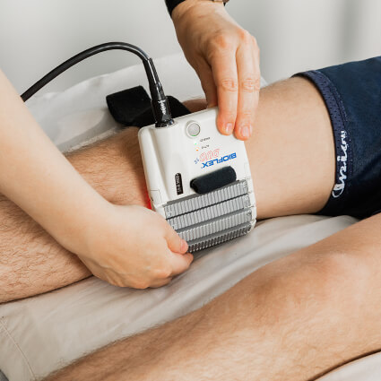 Bioflex device on persons knee
