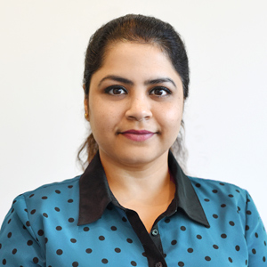 Dr Ishita Puri Dentist