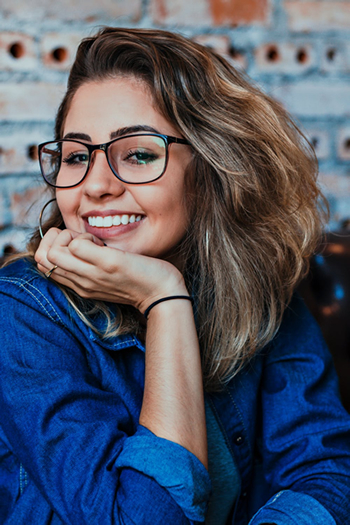 woman smiling with white teeth