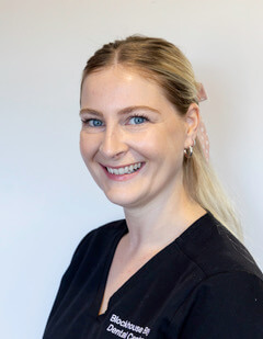 Eve Headshot