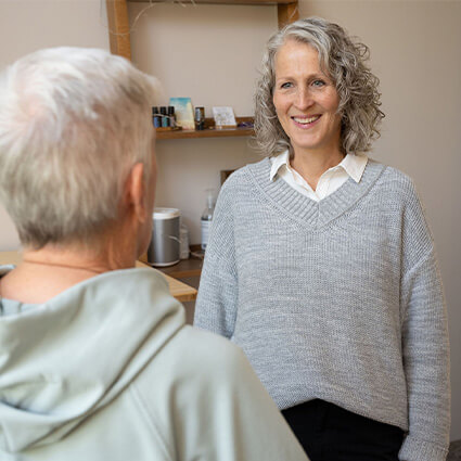 Dr Lisa welcoming patient