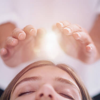 Reiki healing on woman
