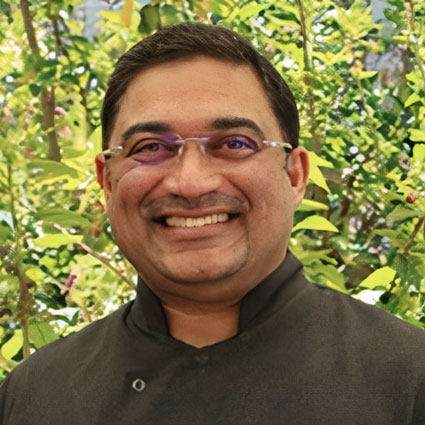 Dr Naseem Hashim (Dentist)