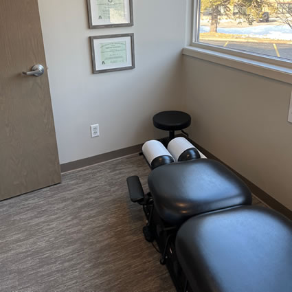 chiropractic-table