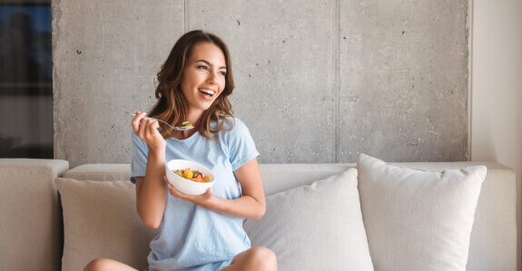 woman eating healthy