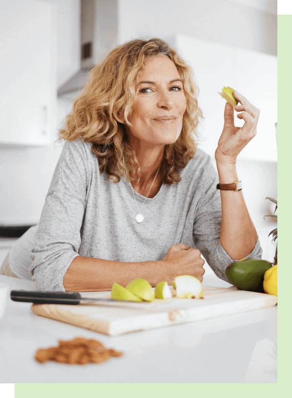 woman eating fruits