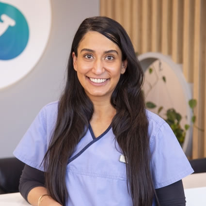 Dr Ash Kaur, Dentist
