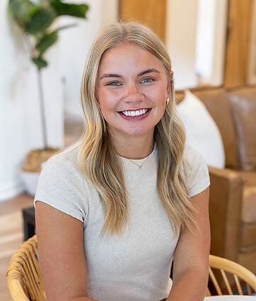 Peyton-Headshot
