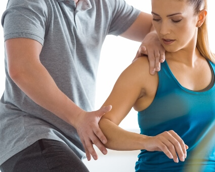 Female patient shoulder adjustment